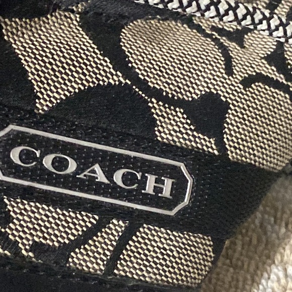 Coach🖤Leatherware Logo Sneakers+🎀Wristlet+🔑chains - Picture 16 of 17